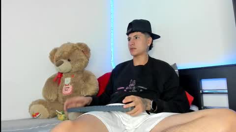 mateo_escobar online show from November 4, 3:08 am