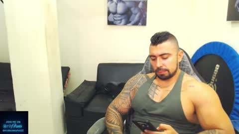 Mateo online show from April 22, 6:04 pm