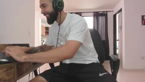 Matheus     online show from April 11, 8:13 pm