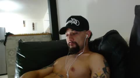 STRURIBE ON INSTAGRAM online show from January 26, 10:13 pm