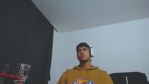 Snapshot of matias_bianco01 chatting on March 11, 5:57 am matias online show from March 11, 5:57 am