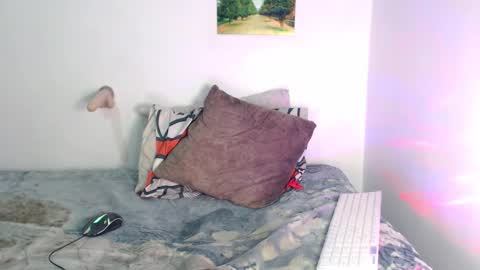 matraves online show from February 10, 7:11 am