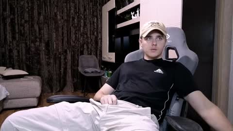 Snapshot of matt_aniston chatting on February 7, 6:14 am Matt online show from February 7, 6:14 am