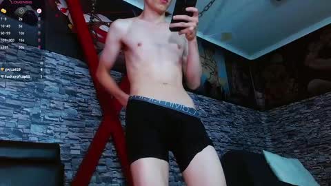 Snapshot of matthewboy_ chatting on March 7, 2:46 am MatthewBoy online show from March 7, 2:46 am