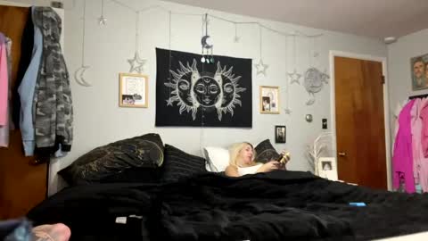 matthewc281 online show from June 3, 6:38 am