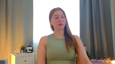 maureencoombs online show from April 17, 4:26 am