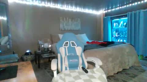 mavismable online show from March 2, 7:15 am