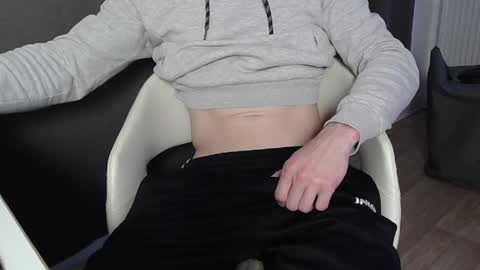 Max online show from April 15, 1:36 pm