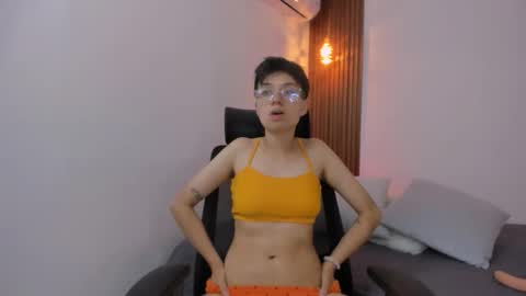 Max  online show from December 17, 8:48 pm