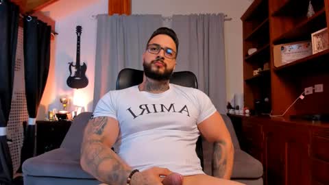 Snapshot of max_dic1 chatting on March 4, 1:34 am max D. online show from March 4, 1:34 am