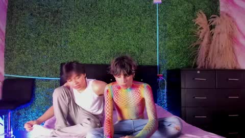 Max online show from April 1, 3:42 pm