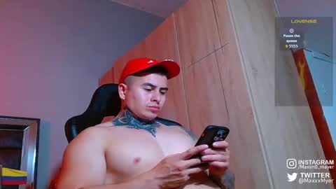 Maximo Mayer online show from November 18, 3:09 am