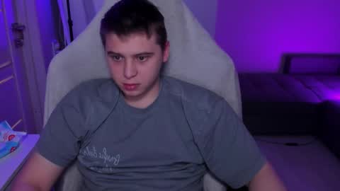 Max online show from March 4, 2:14 pm