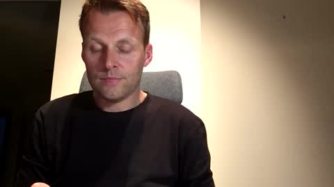 Max take off clothes online show from April 16, 7:25 pm