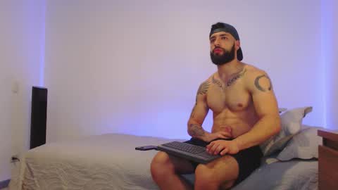 max_xl_ online show from February 15, 12:35 am