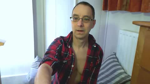 Max Davies online show from December 15, 10:44 am