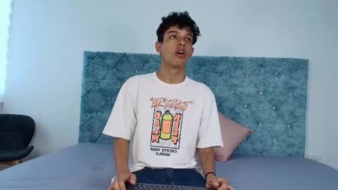 M A X F R O S T   online show from December 19, 7:31 pm