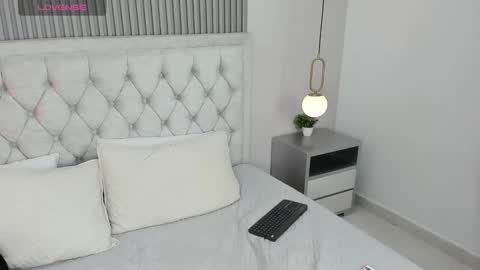 --  -- online show from December 5, 7:33 pm