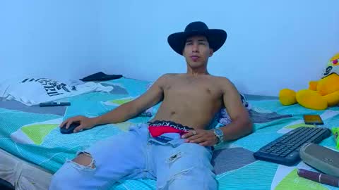 Maximo Aron Vega online show from April 22, 9:11 pm