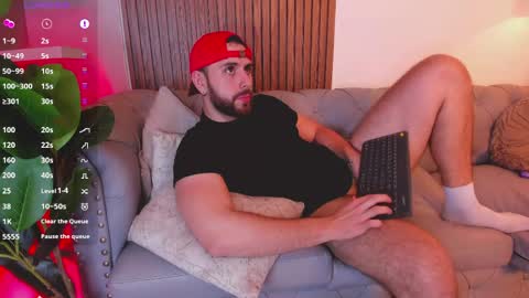 Maximo Wolf online show from April 21, 2:51 am