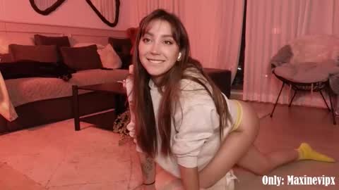 Maxine online show from September 19, 11:19 pm