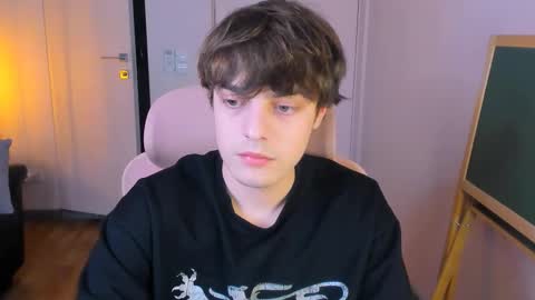 Max online show from March 6, 6:40 pm