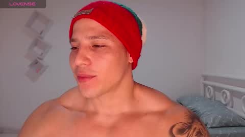 Max online show from December 18, 9:37 am