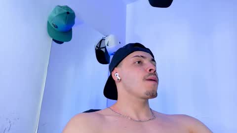 MAX online show from September 22, 7:51 pm