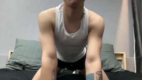 Max online show from April 11, 4:33 pm