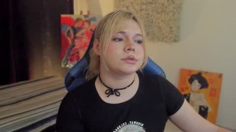 Maxine Minx online show from January 9, 9:37 am