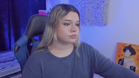 Maxine Minx online show from December 7, 8:27 am