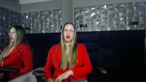 Snapshot of maya25_ chatting on October 5, 4:03 pm Maya online show from October 5, 4:03 pm