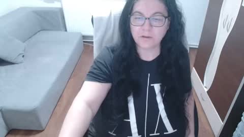 Maya online show from March 31, 6:25 am