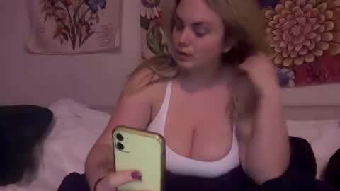 Maya Belle online show from December 10, 3:09 am