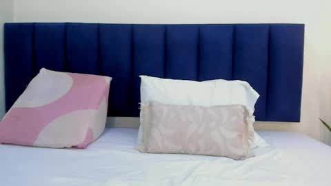 mayaevansmg online show from April 7, 12:29 pm