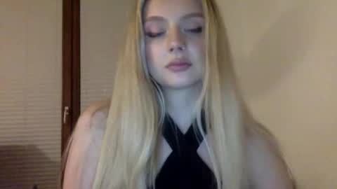 mayaflirt online show from April 22, 9:00 pm