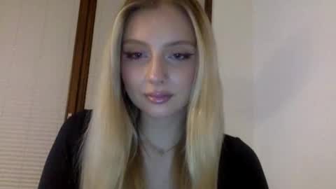 mayaflirt online show from March 3, 9:33 pm