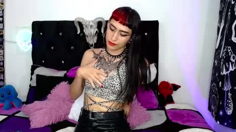 Snapshot of mayaredd chatting on February 5, 4:06 am mayaredd online show from February 5, 4:06 am