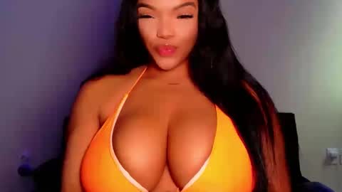 MayBabi online show from May 30, 2:48 pm