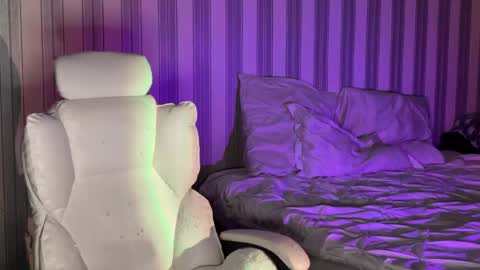 mayvi_cold online show from March 31, 6:52 pm