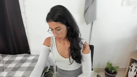 mazikeen_18 online show from March 7, 4:00 pm