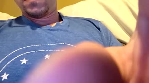 Snapshot of mclovinmackay chatting on October 6, 2:18 am mclovinmackay online show from October 6, 2:18 am