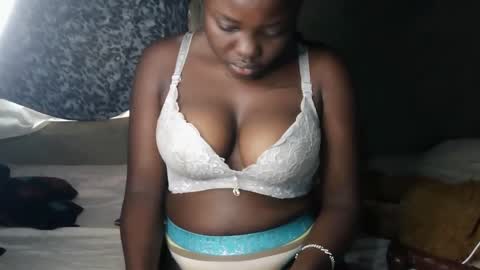 Snapshot of mdivah chatting on February 16, 9:04 am mdivah online show from February 16, 9:04 am