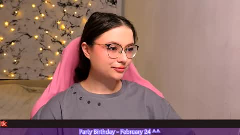 Snapshot of me_hanna chatting on February 23, 8:55 pm Hanna online show from February 23, 8:55 pm