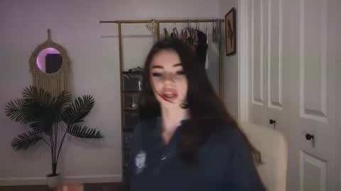 meadow_lea online show from October 24, 11:27 pm