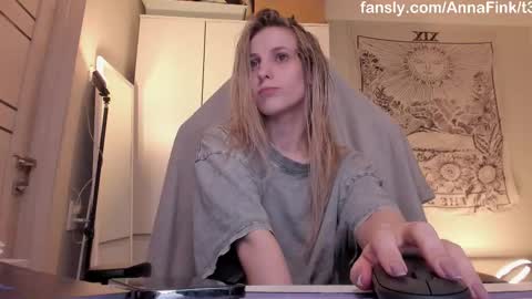 Anna online show from March 22, 7:29 pm