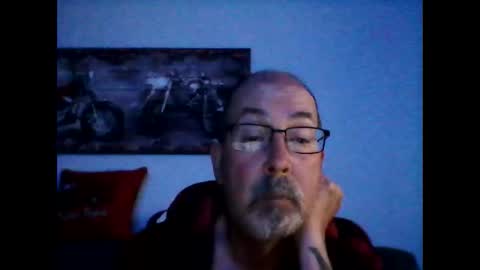 me at home online show from May 23, 11:17 am