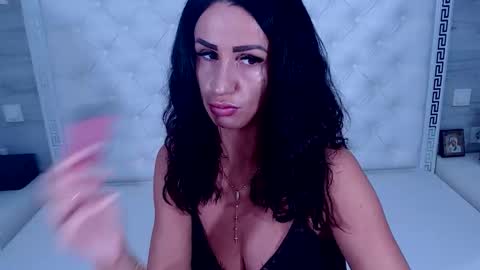 Medeea Bee online show from November 30, 4:30 am