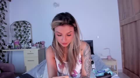 medussa13 online show from July 28, 1:10 pm