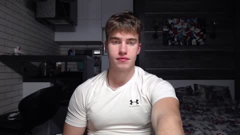 Max online show from December 5, 9:55 pm